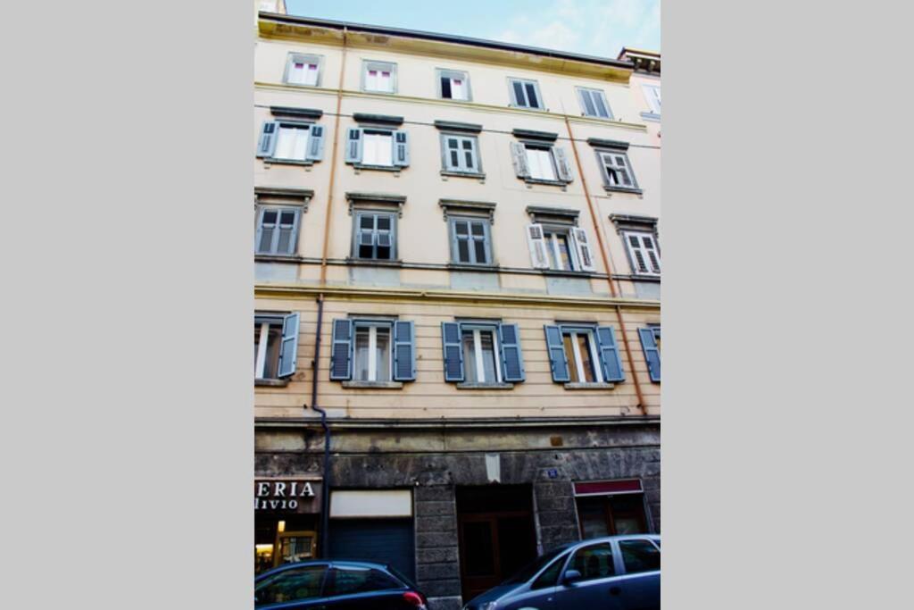 Casa Vacanze La Cartolina Trieste Exteriör bild